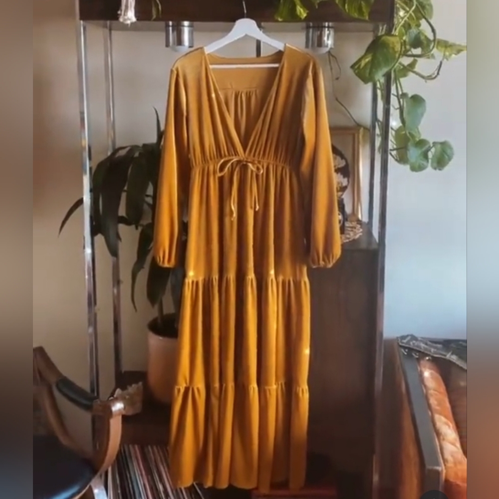 Rosemary Retro Velvet Rhiannon Tiered Dress In Gold